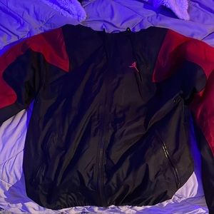 Jordan windbreaker red/black